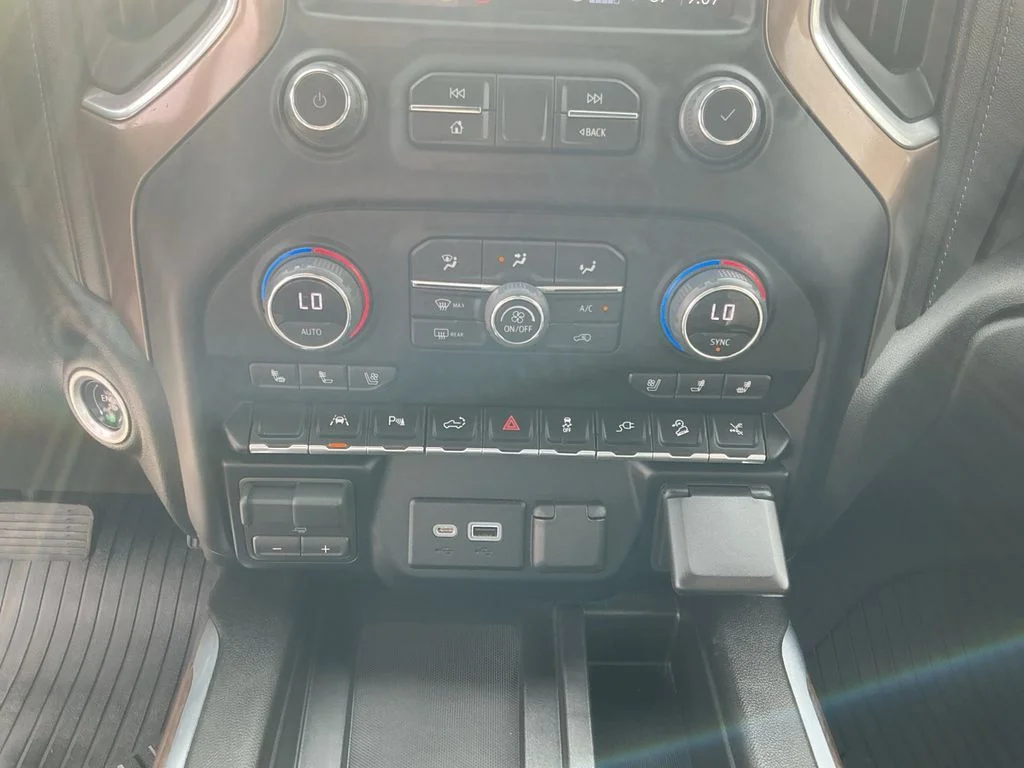 Used 2022 Beige Chevrolet High Country image 17