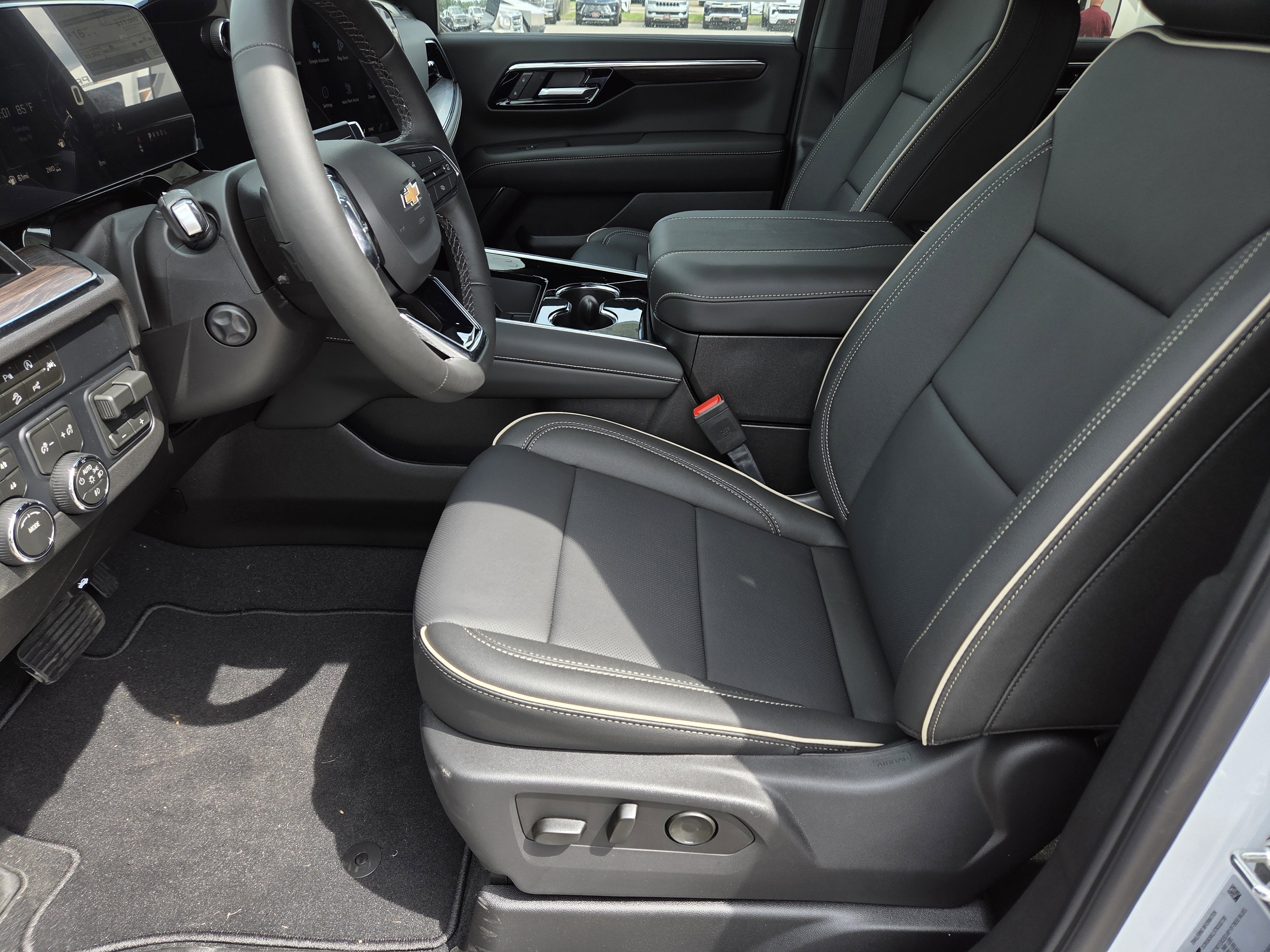 New 2026 Polar White Tricoat Chevrolet Premier image 15