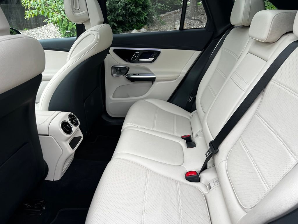 Used 2024 Blue Mercedes-Benz GLC 300 image 10