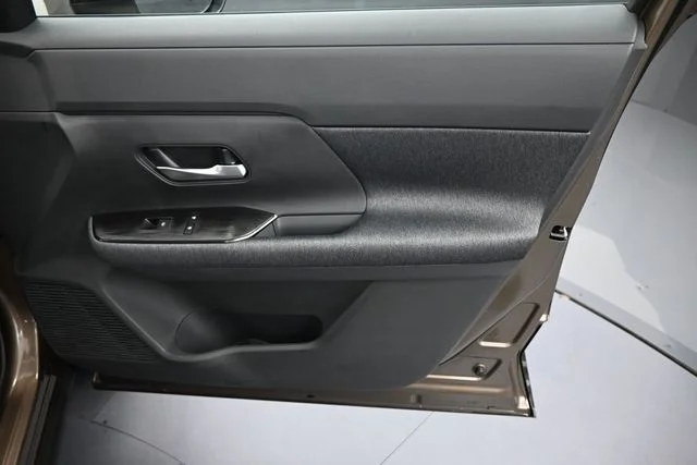 New 2026 Canyon Bronze Metallic Nissan SV image 11