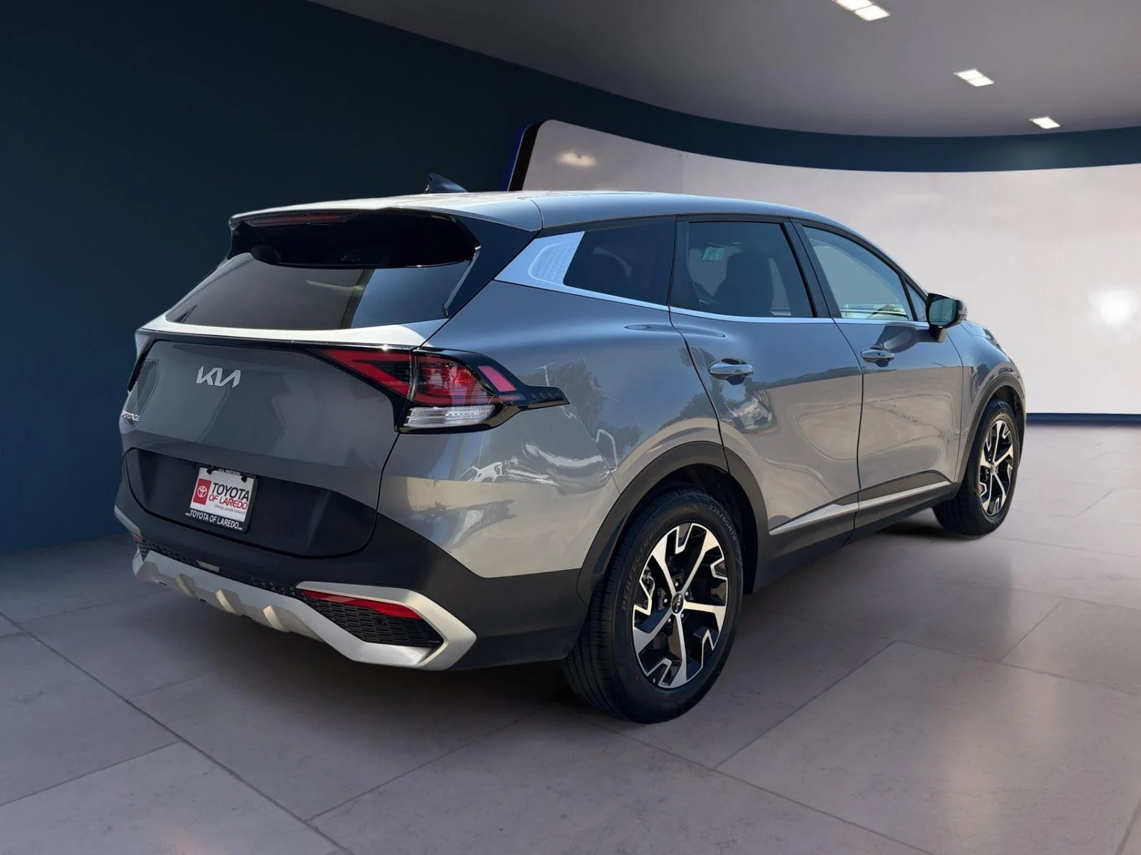 Used 2024 Everlasting Silver Kia EX image 5