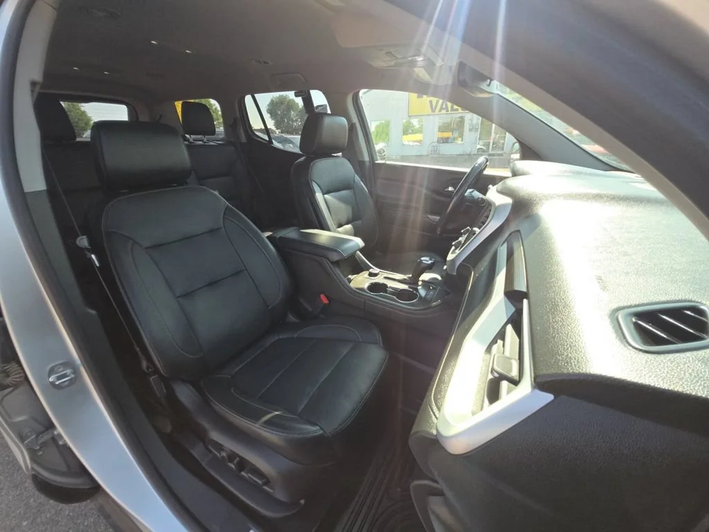 Used 2017 QUICKSILVER METALLIC GMC SLT image 30