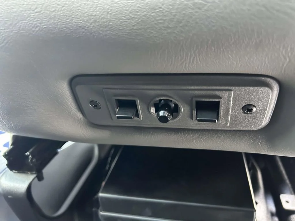 New 2026 Summit White GMC Work Van image 17