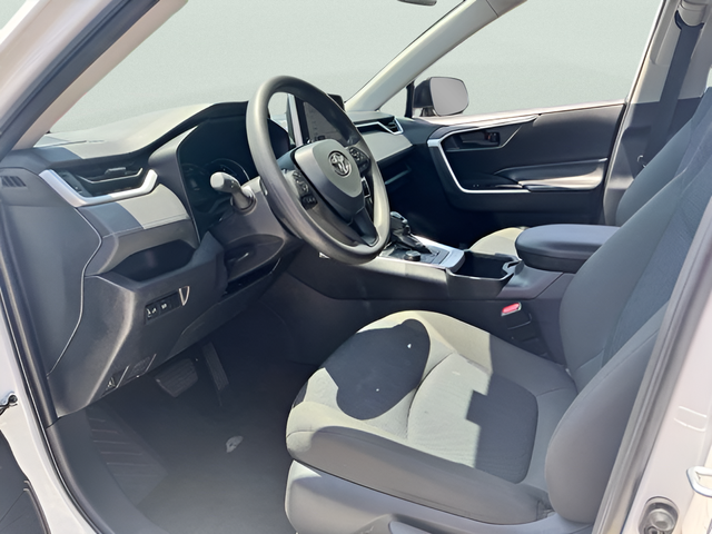 2025 Toyota RAV4 LE - Photo 11