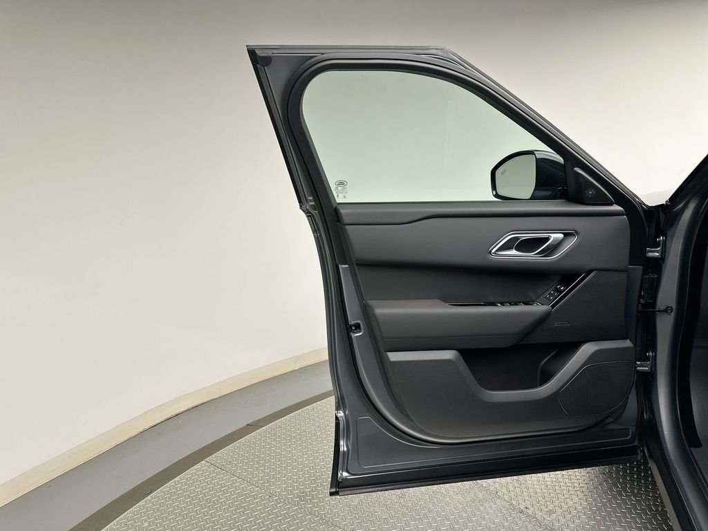 New 2026 Zadar Grey Prem Met Land Rover S image 9