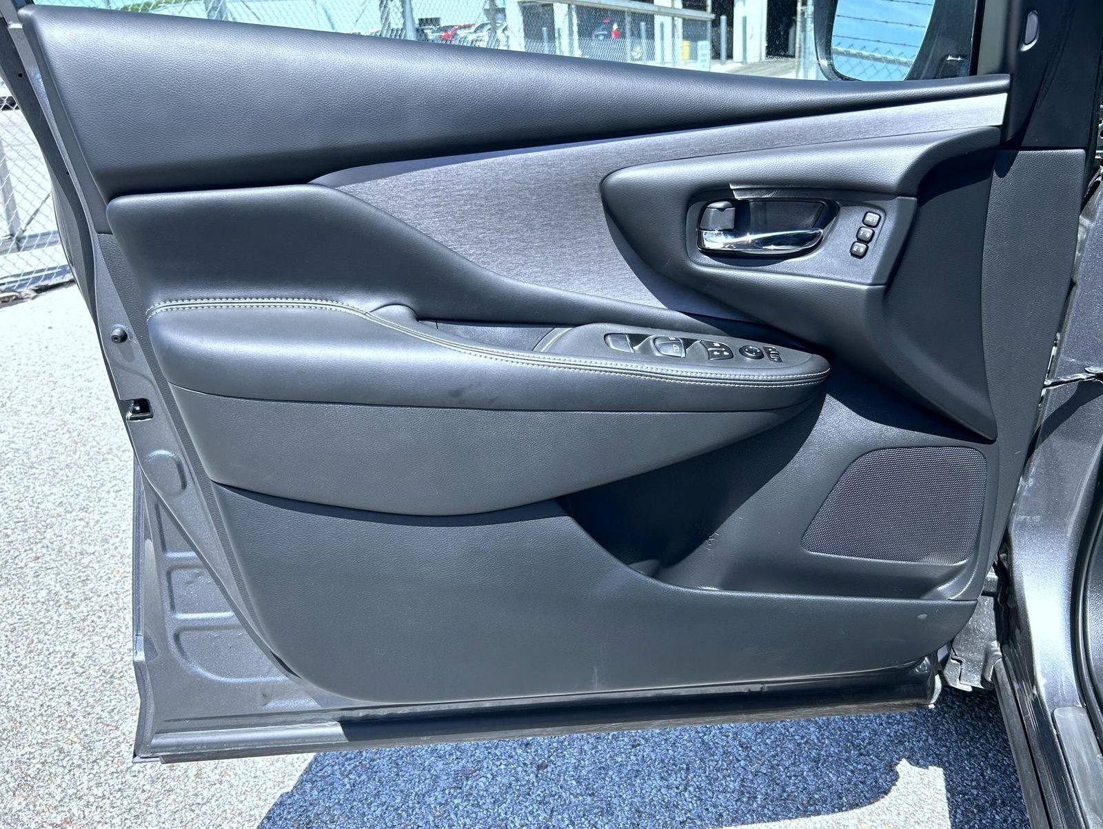 Used 2023 Gray Nissan SL image 9