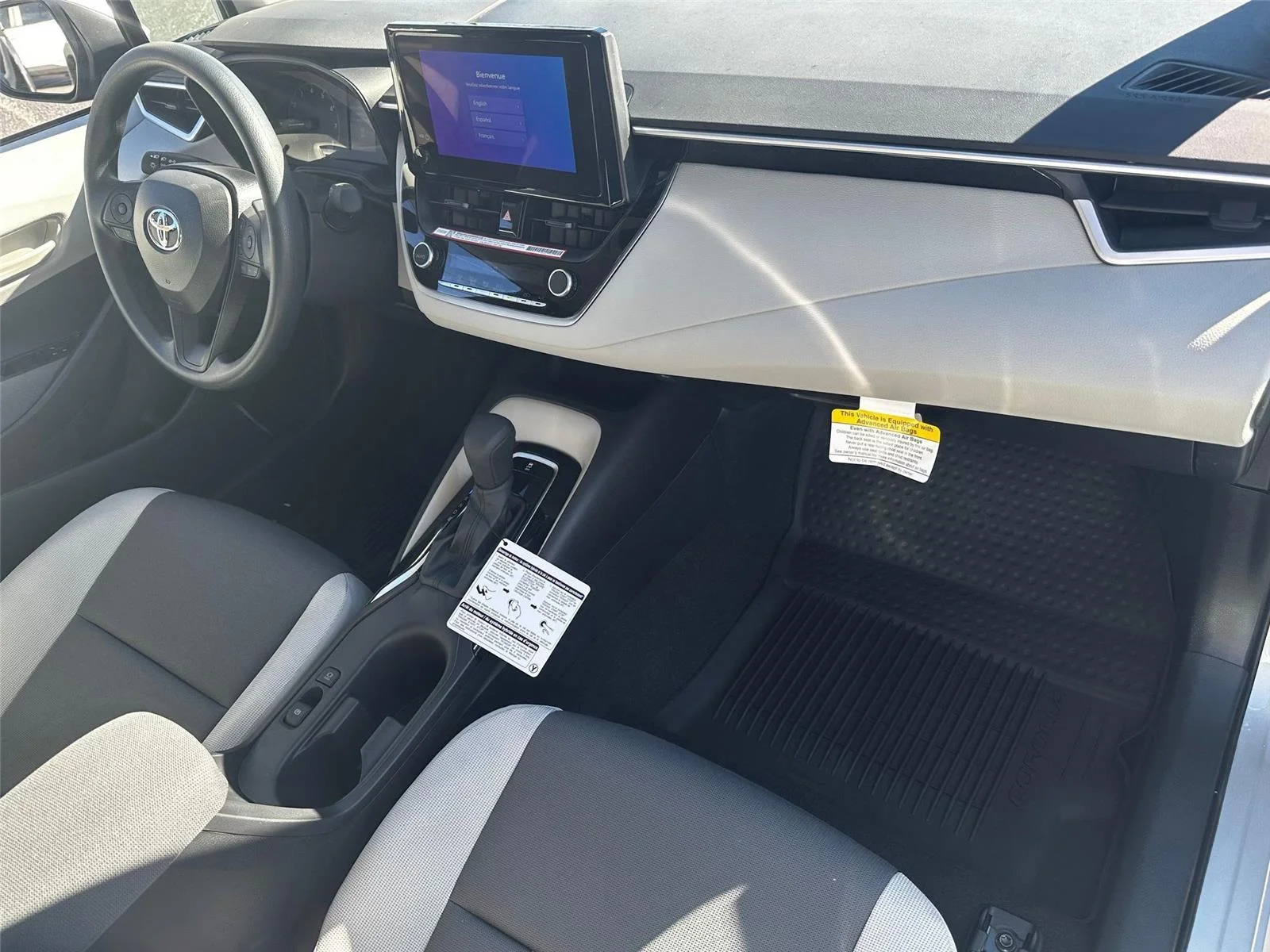 2025 Toyota Corolla LE - Photo 30