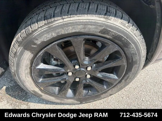 Used 2019 Gray Jeep Altitude image 10