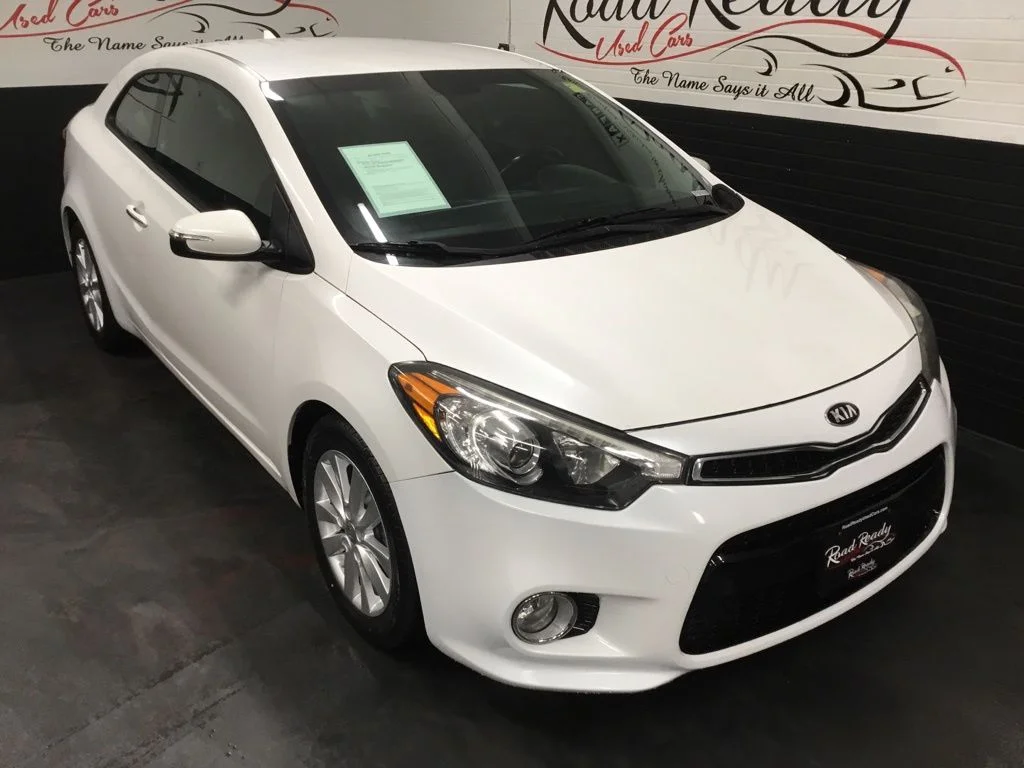 Used 2015 White Kia EX image 2