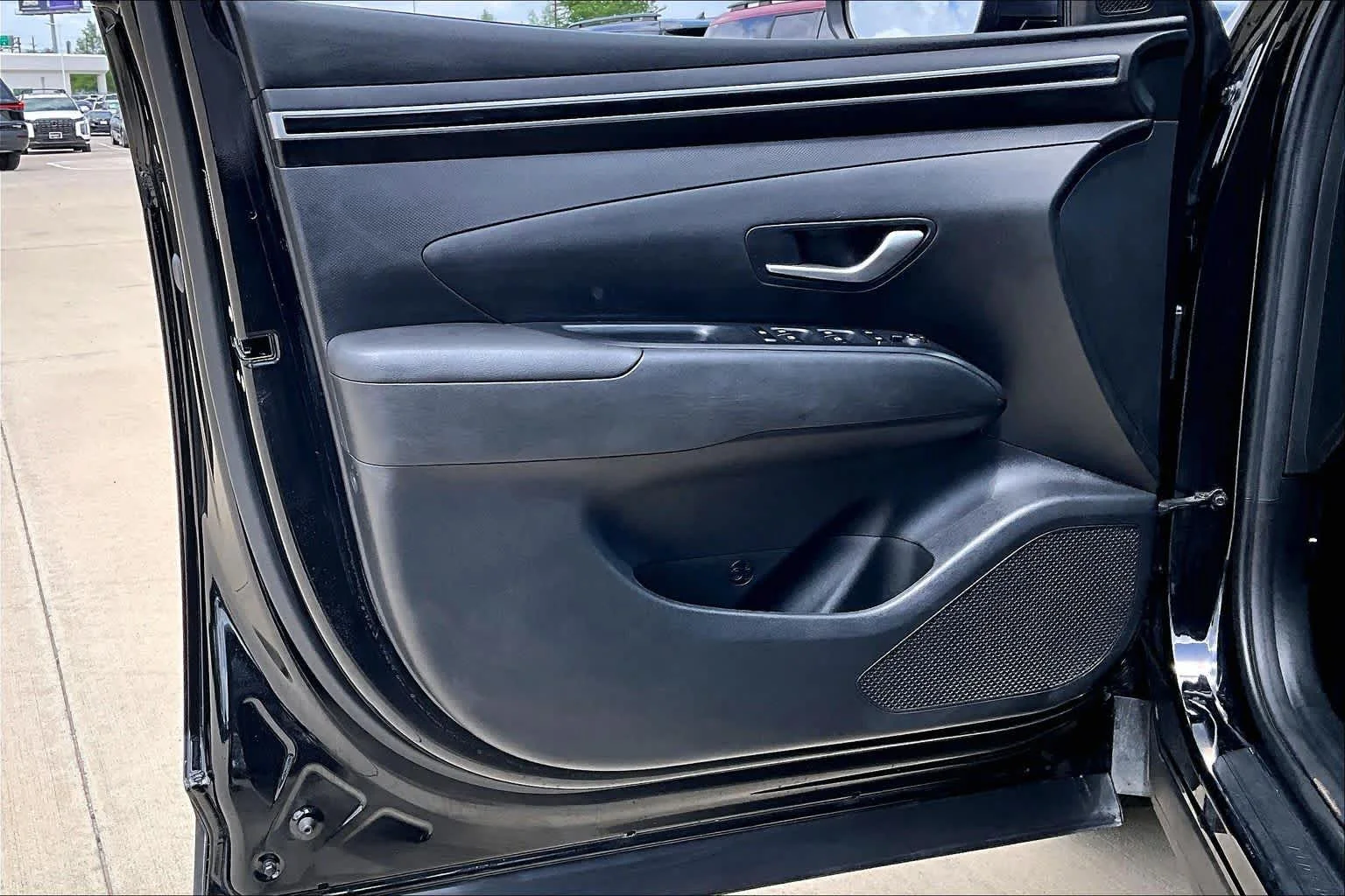 Used 2024 Black Pearl Hyundai SE image 18