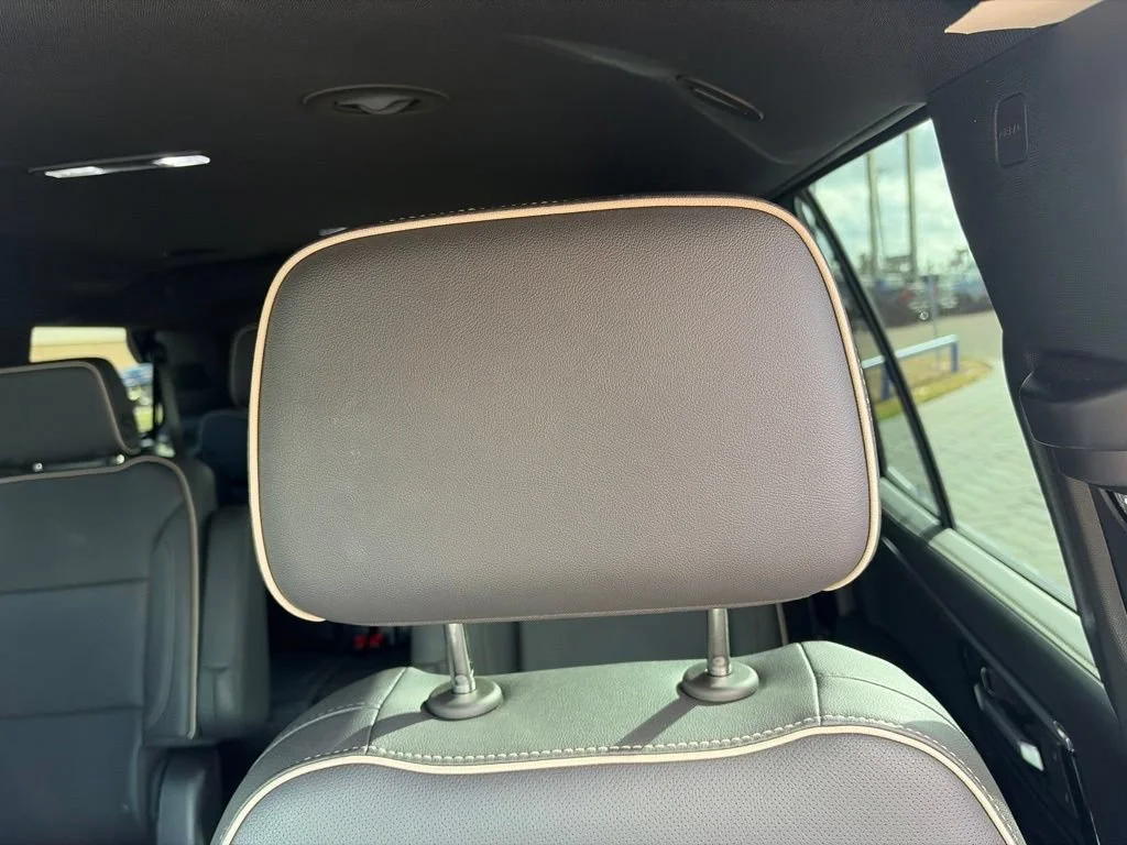 Used 2025 Black Chevrolet Premier image 17
