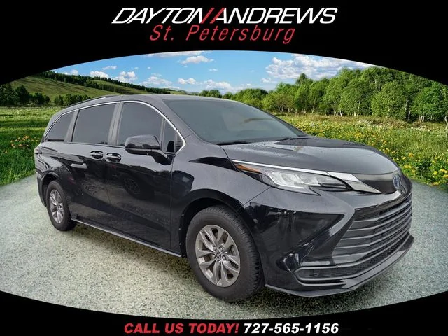2022 Toyota Sienna LE