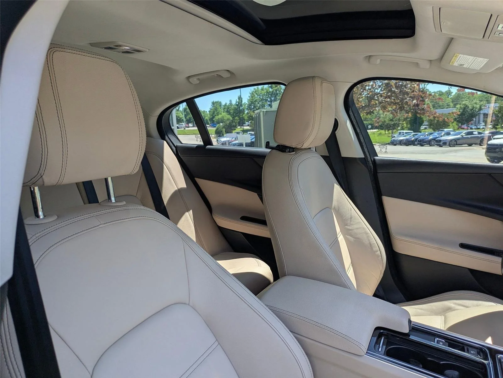 Used 2019 Narvik Black Jaguar 25t Prestige image 51