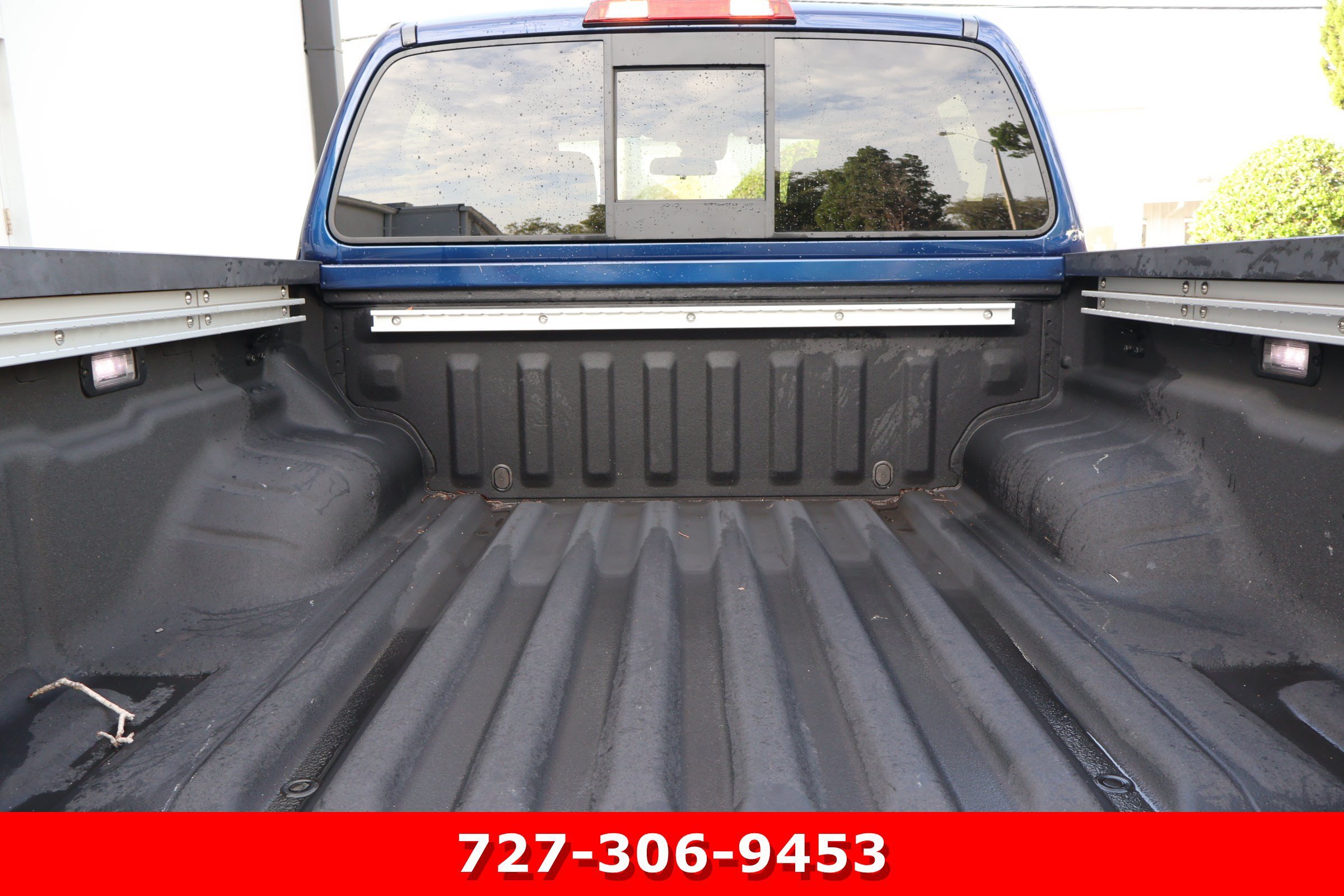 Used 2022 Deep Blue Pearl Nissan PRO-X image 16