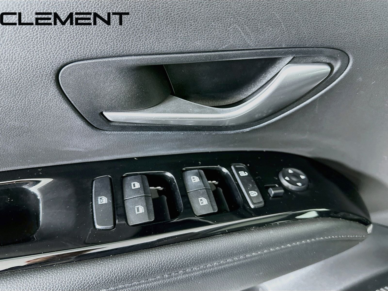 Certified Used 2022 Black Hyundai SEL image 27