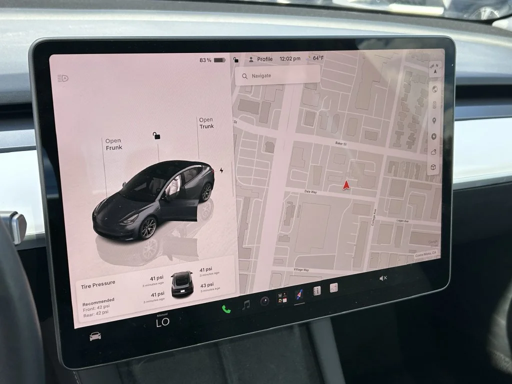 Used 2023  Tesla Base image 24