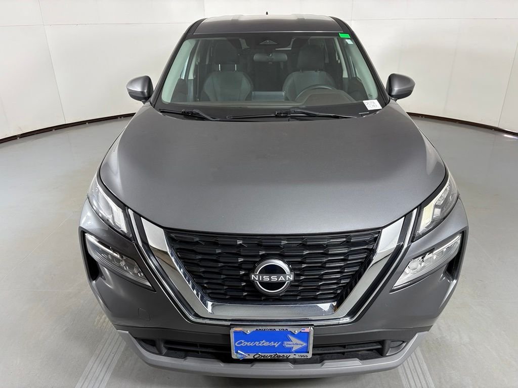 Used 2023 Gray Nissan SV image 3