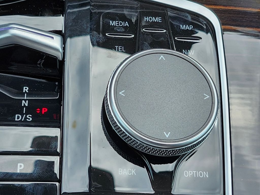 New 2026 Gray BMW xDrive40i image 23
