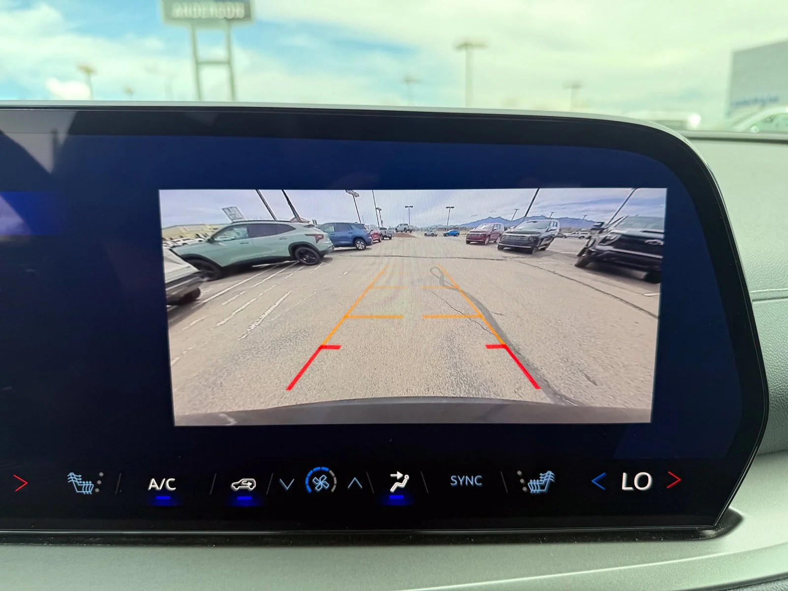 2025 Chevrolet Traverse LT - Photo 23