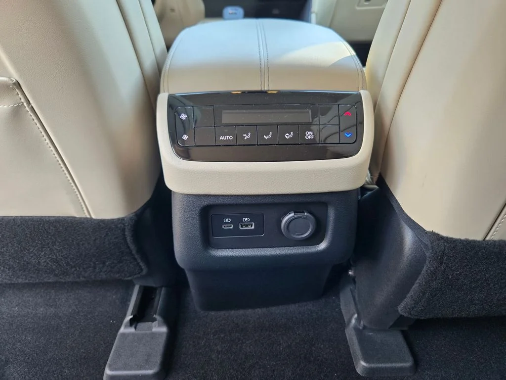 Used 2023 Majestic INFINITI LUXE image 14