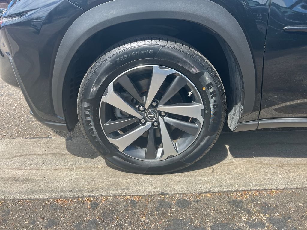 Used 2019 Black Lexus 300h image 27