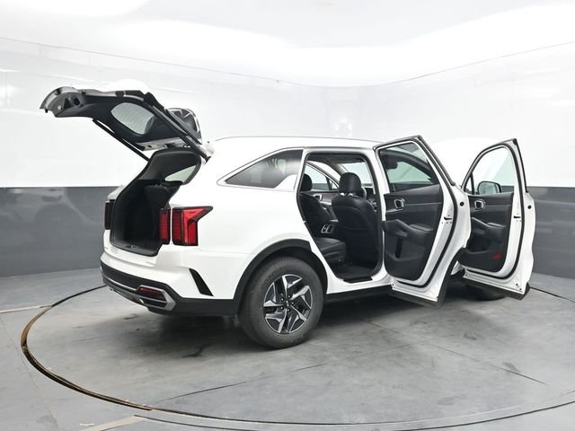 Used 2021 White Kia EX image 61