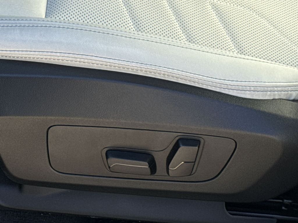 2026 BMW X1 28i - Photo 12