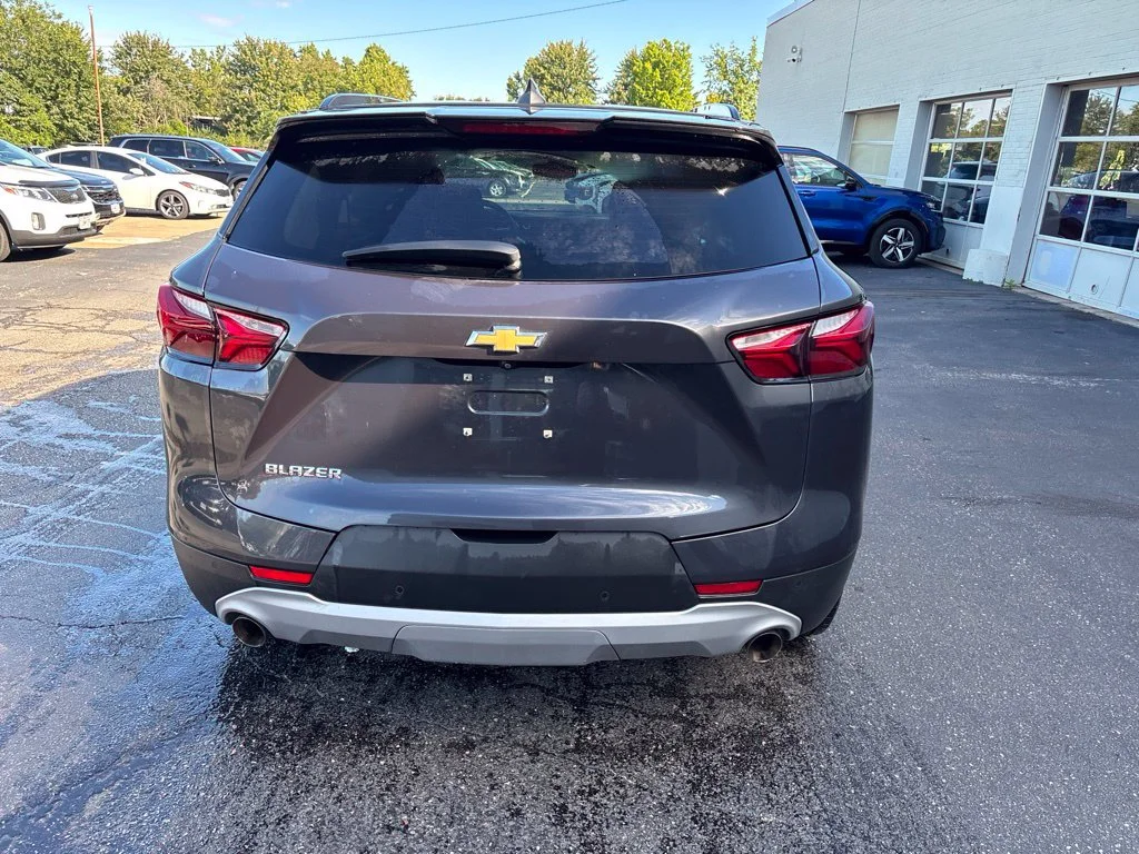 Used 2022 Iron Gray Metallic Chevrolet LT image 4