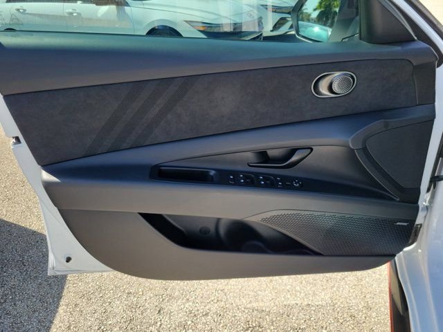 2025 Hyundai Elantra N - Photo 10