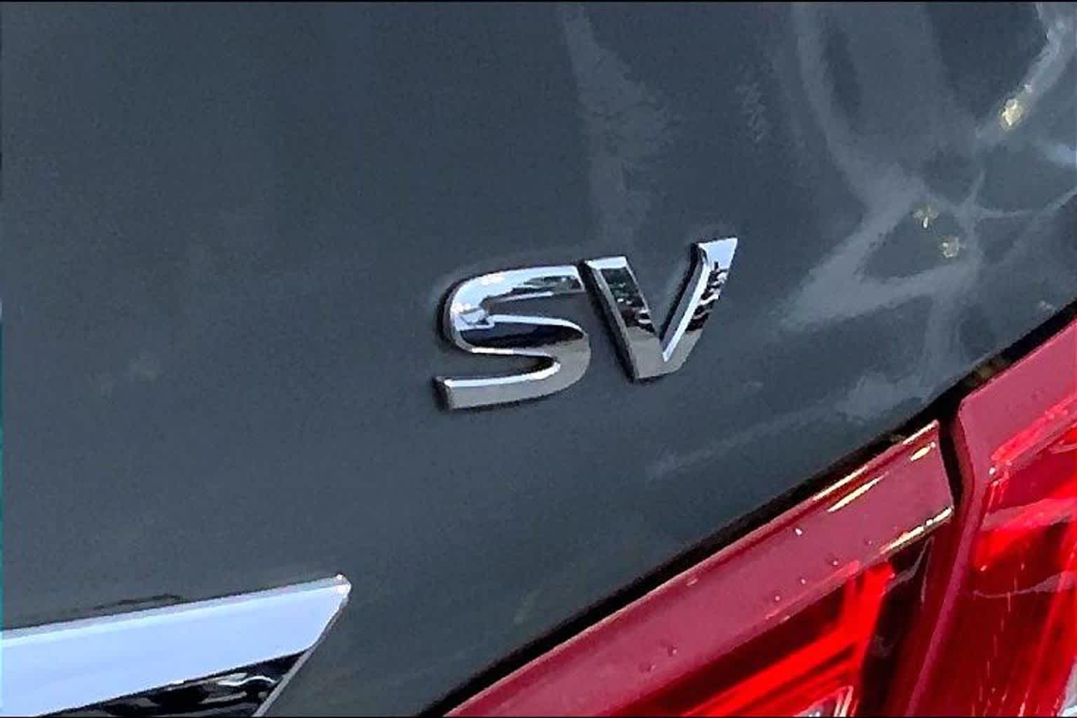 Used 2016 Gun Metallic Nissan 2.5 SV image 9