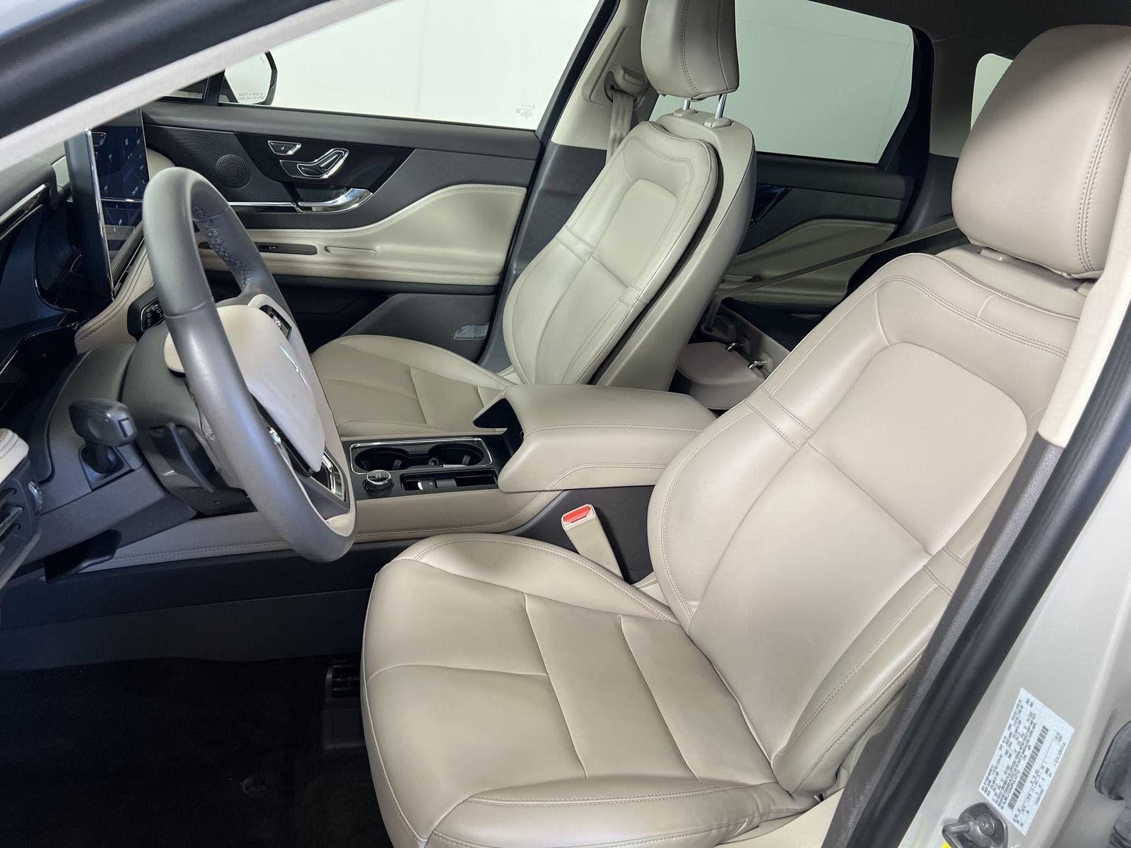 Used 2023 Ceramic Pearl Lincoln Standard image 20