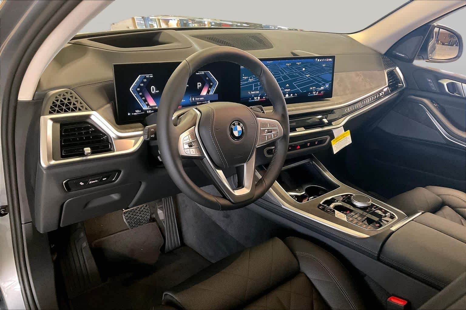 Used 2026 Skyscraper Grey Metallic BMW xDrive40i image 12