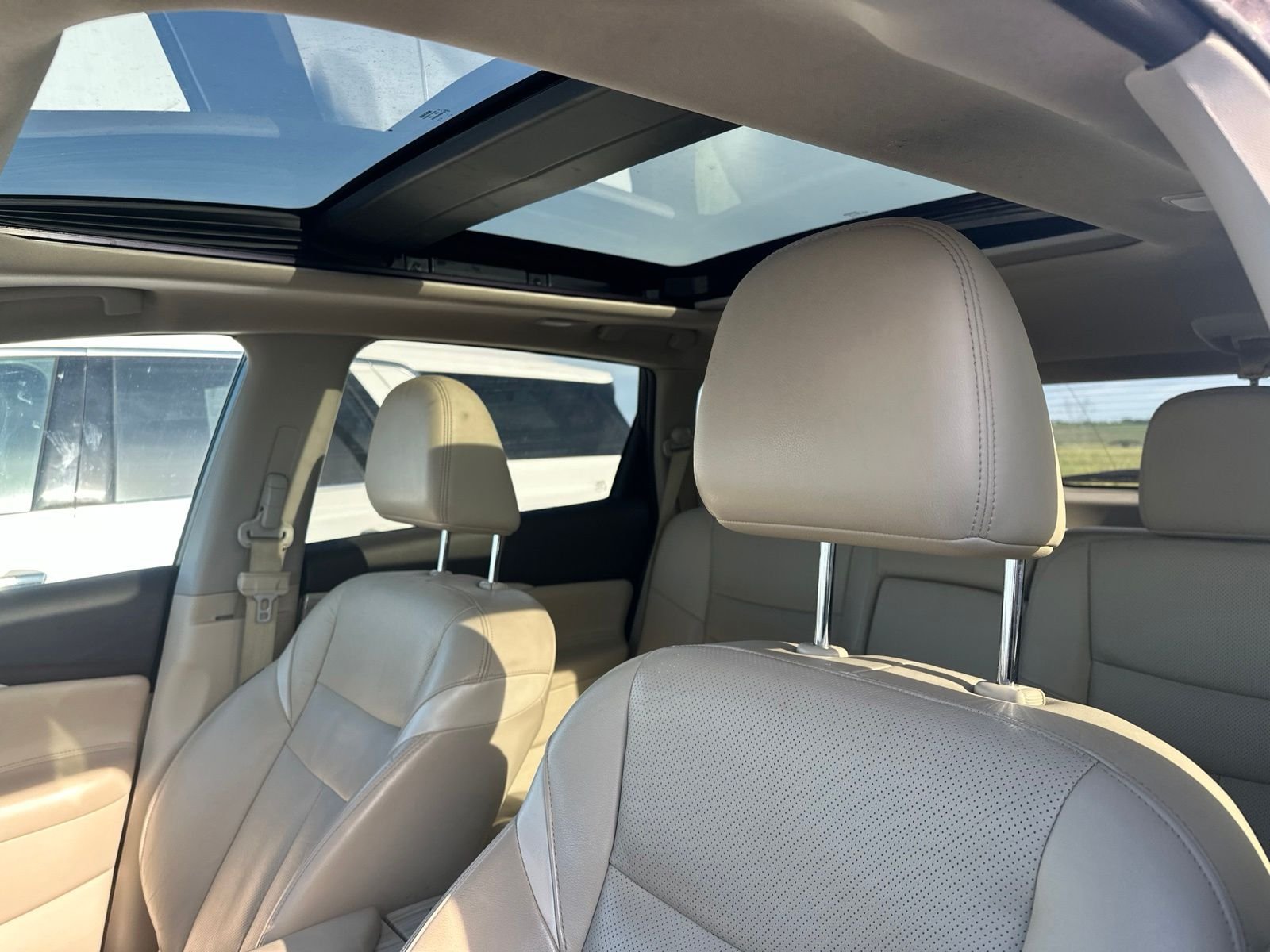 Used 2017 Brown Nissan Platinum image 5