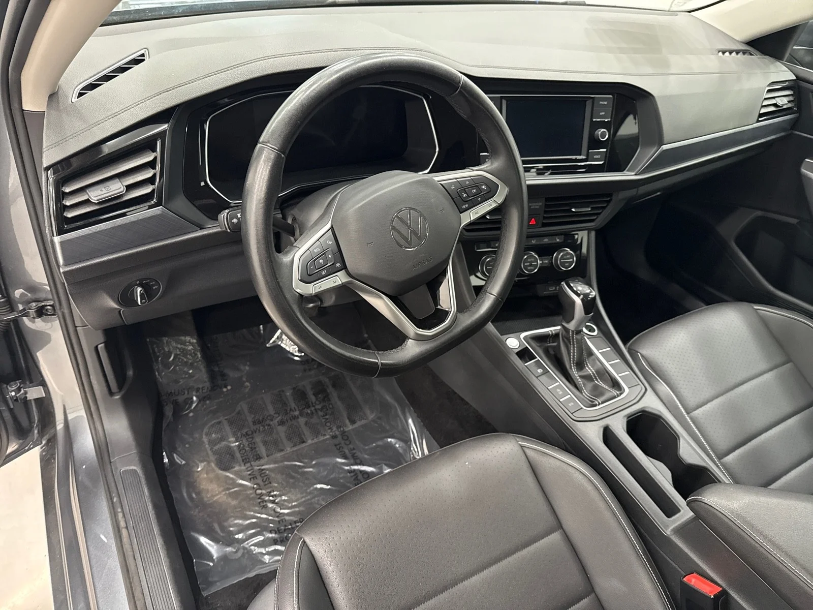 Used 2024 Platinum Gray Metallic Volkswagen SE image 14