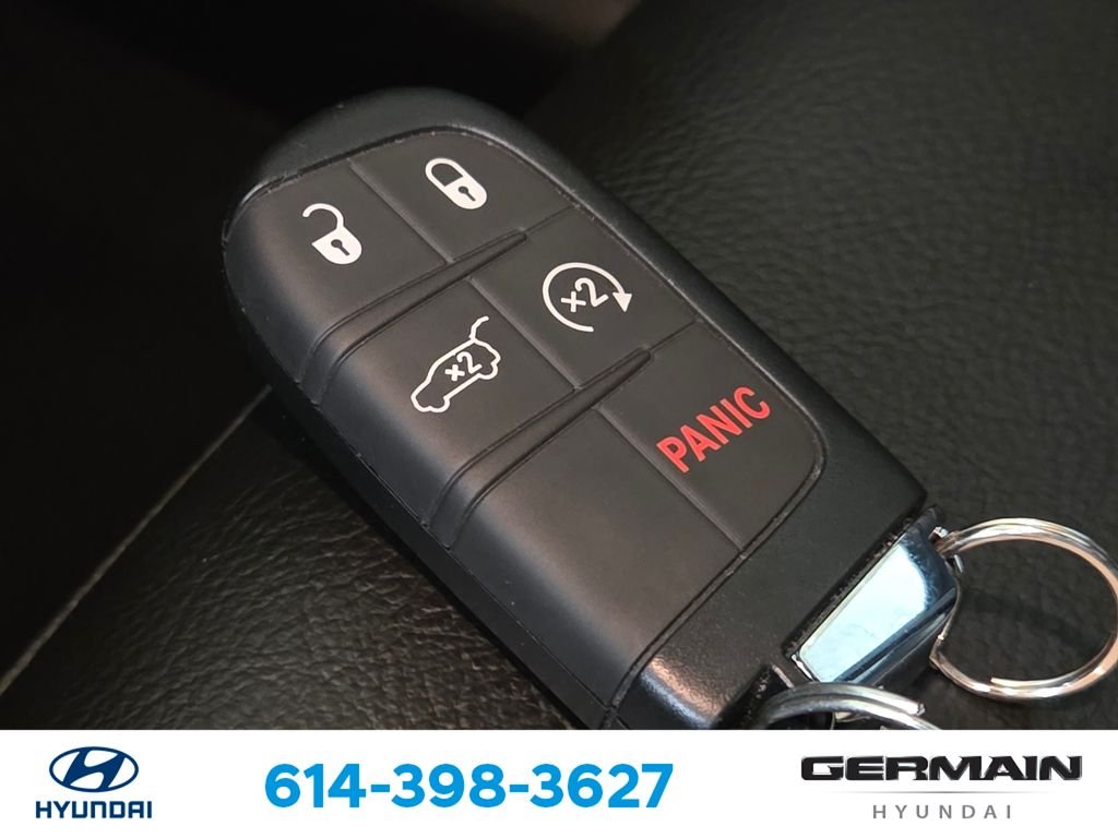 Used 2023 Gray Jeep Latitude image 34