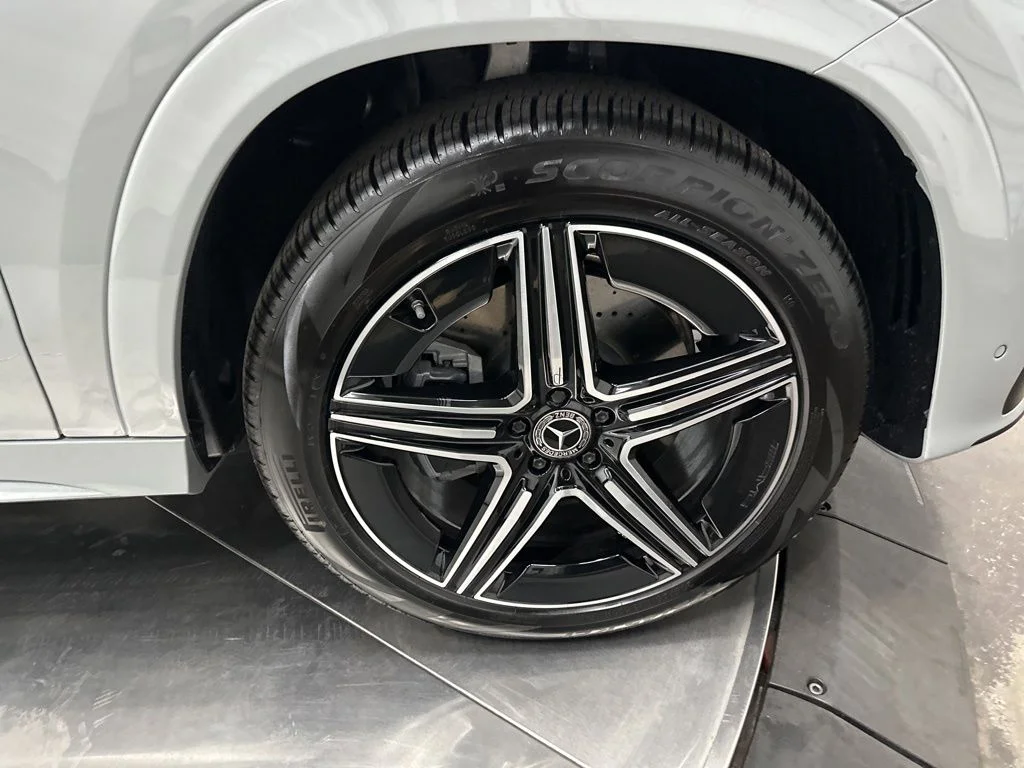 New 2026 White Mercedes-Benz GLE 580 image 9