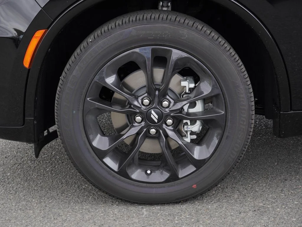 New 2026 Diamond Black Clear-Coat Exterior Paint Dodge GT image 9