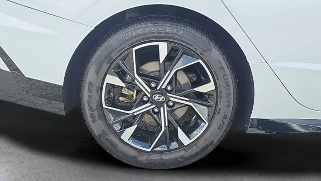 Used 2025 Serenity White Hyundai SEL image 18