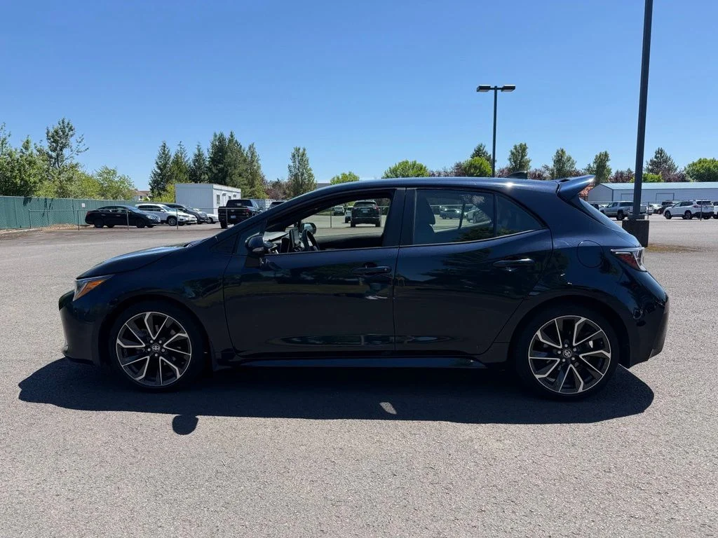 Used 2022 Galactic Aqua Mica Toyota XSE image 4