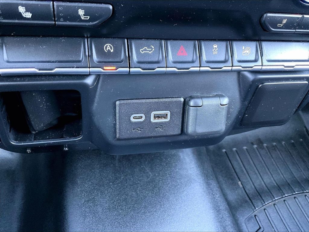 Used 2019 Black Chevrolet RST image 26