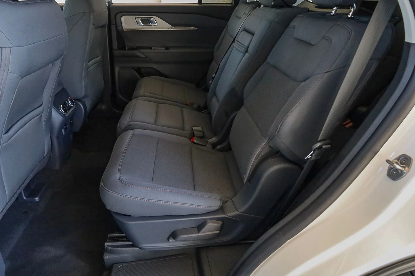New 2026 Space White Metallic Ford Active image 30