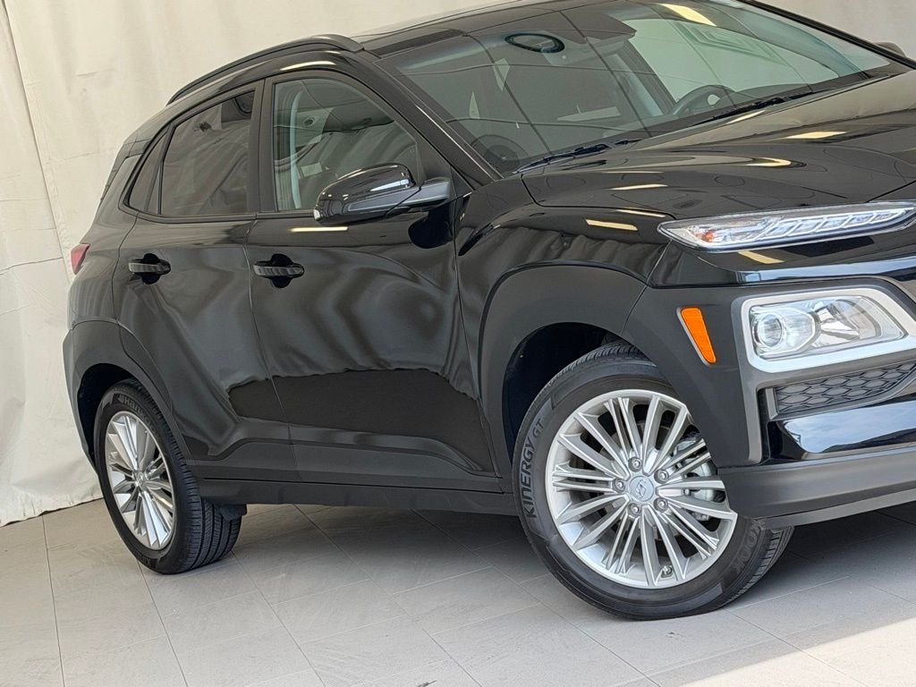 Used 2021 Ultra Black Hyundai SEL Plus image 21
