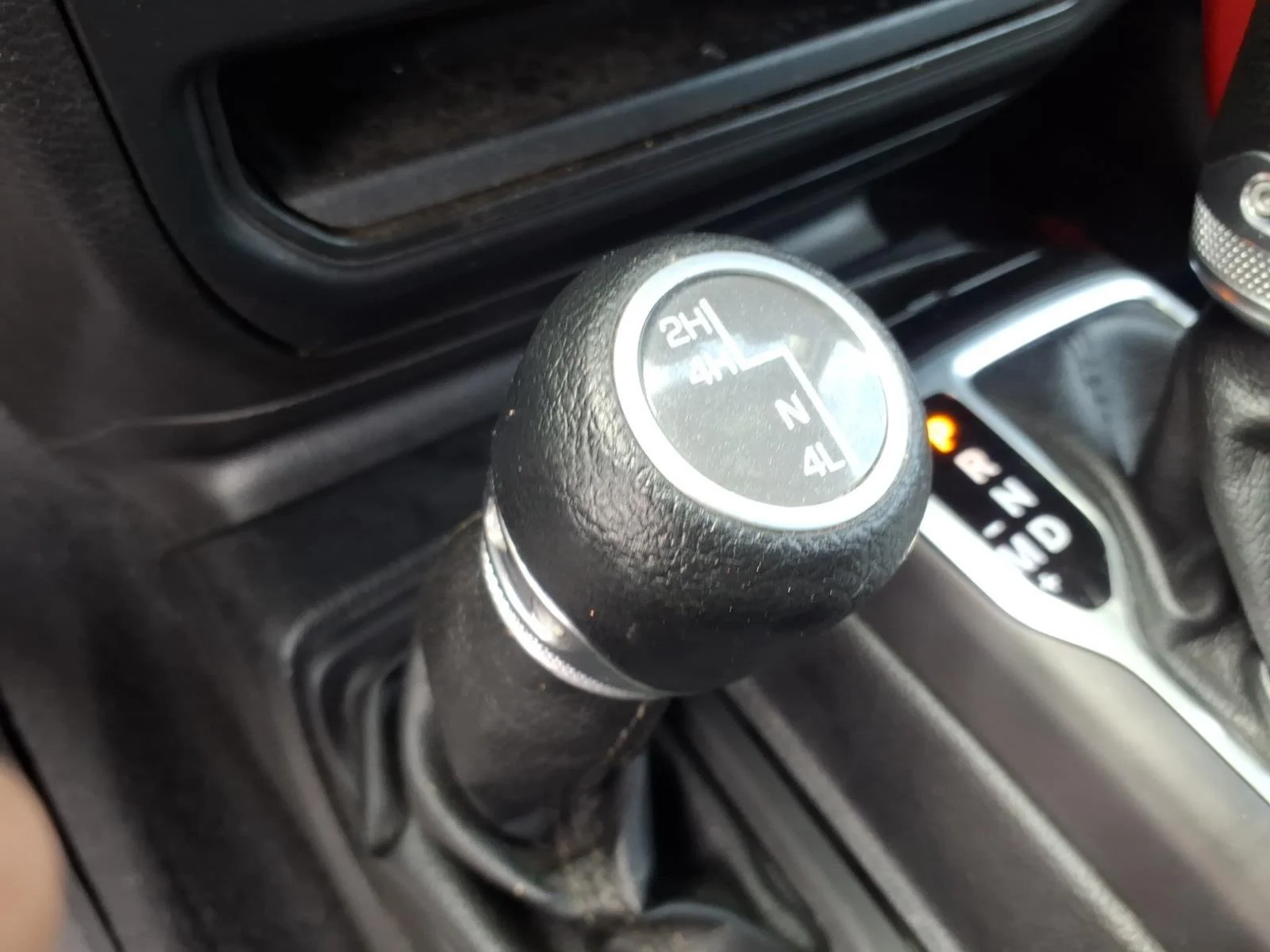 Used 2018 Bright White Clearcoat Jeep Sport S image 9