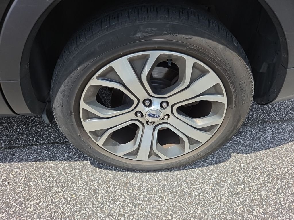Used 2018 Shadow Black Ford Platinum image 6