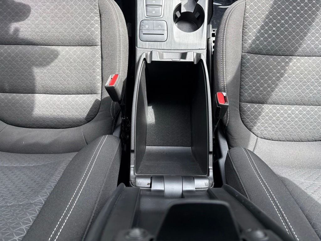 Used 2024 Black Metallic Ford Active image 17
