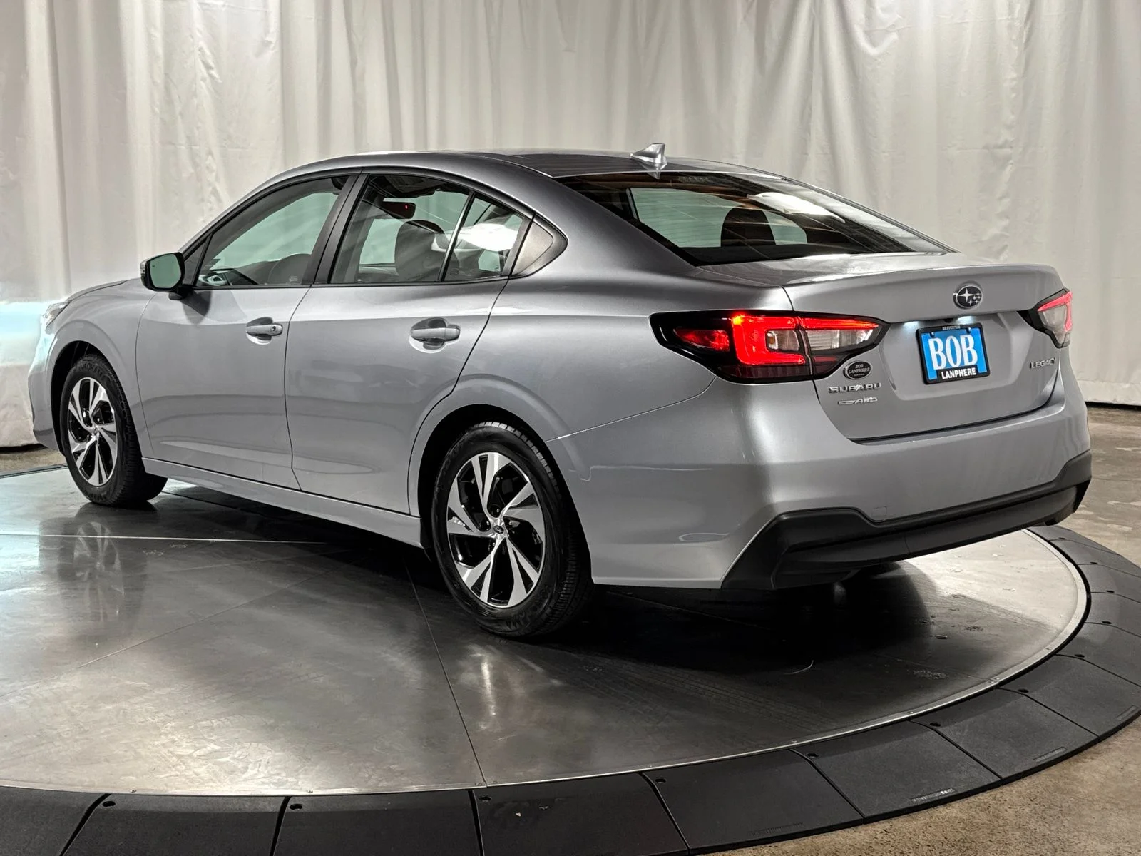 Used 2024 Ice Silver Metallic Subaru Premium image 9
