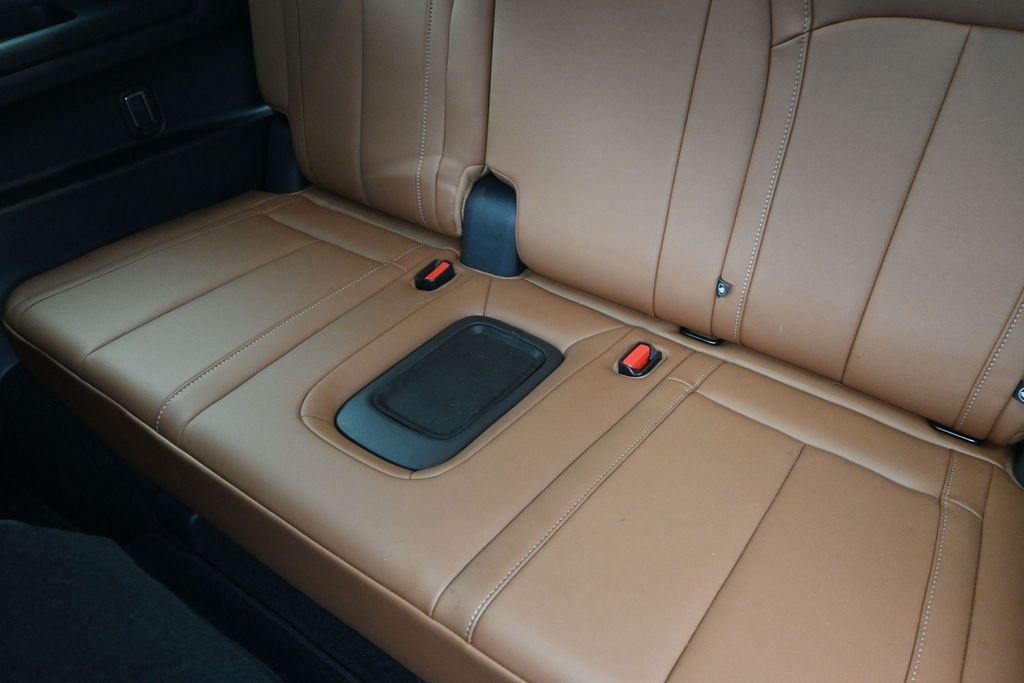 Certified Used 2023 White INFINITI Sensory image 18