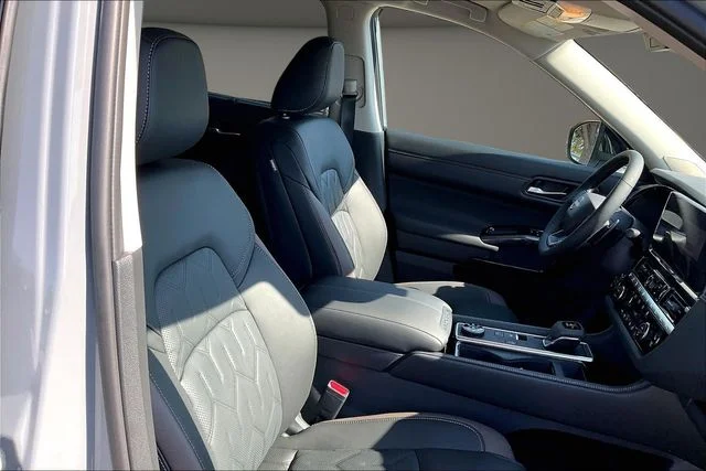 New 2026 Gray Nissan Platinum image 11