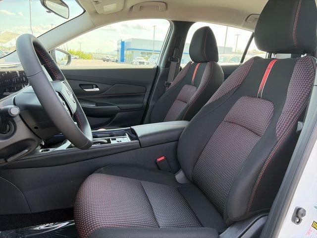 New 2026 Aspen White TriCoat / Super Black Two-tone Nissan SR image 16