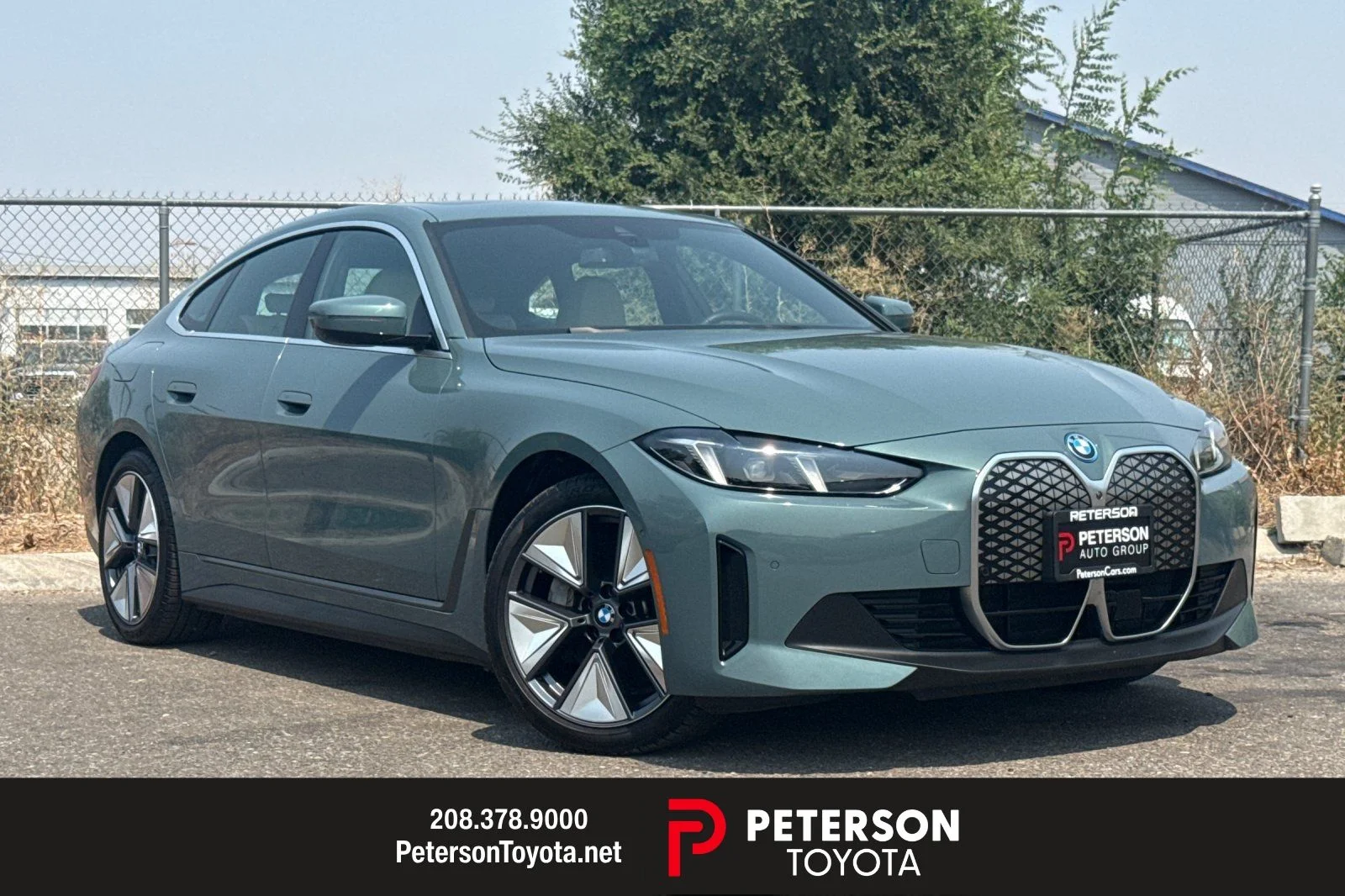 Used 2025 Green BMW xDrive40 image 1